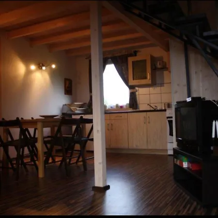 Klimatyzowany Pietrowy - U Staszka シャレー *